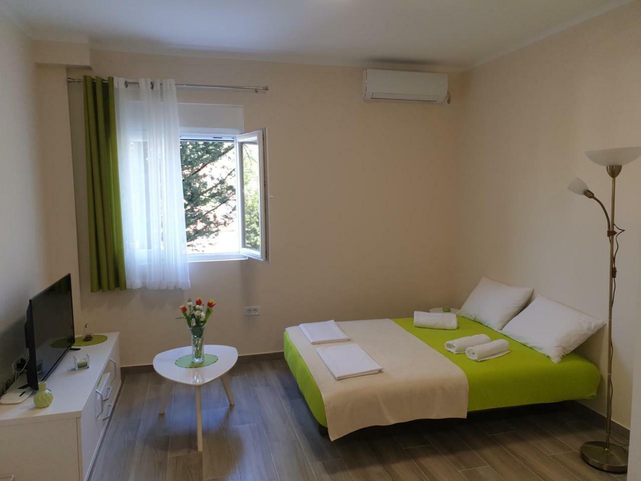 Apartments Jadran Tivat Exteriör bild