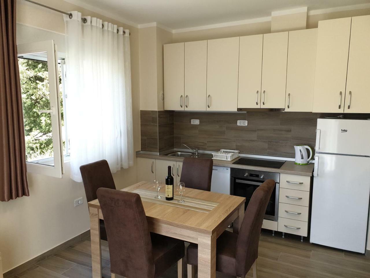 Apartments Jadran Tivat Exteriör bild